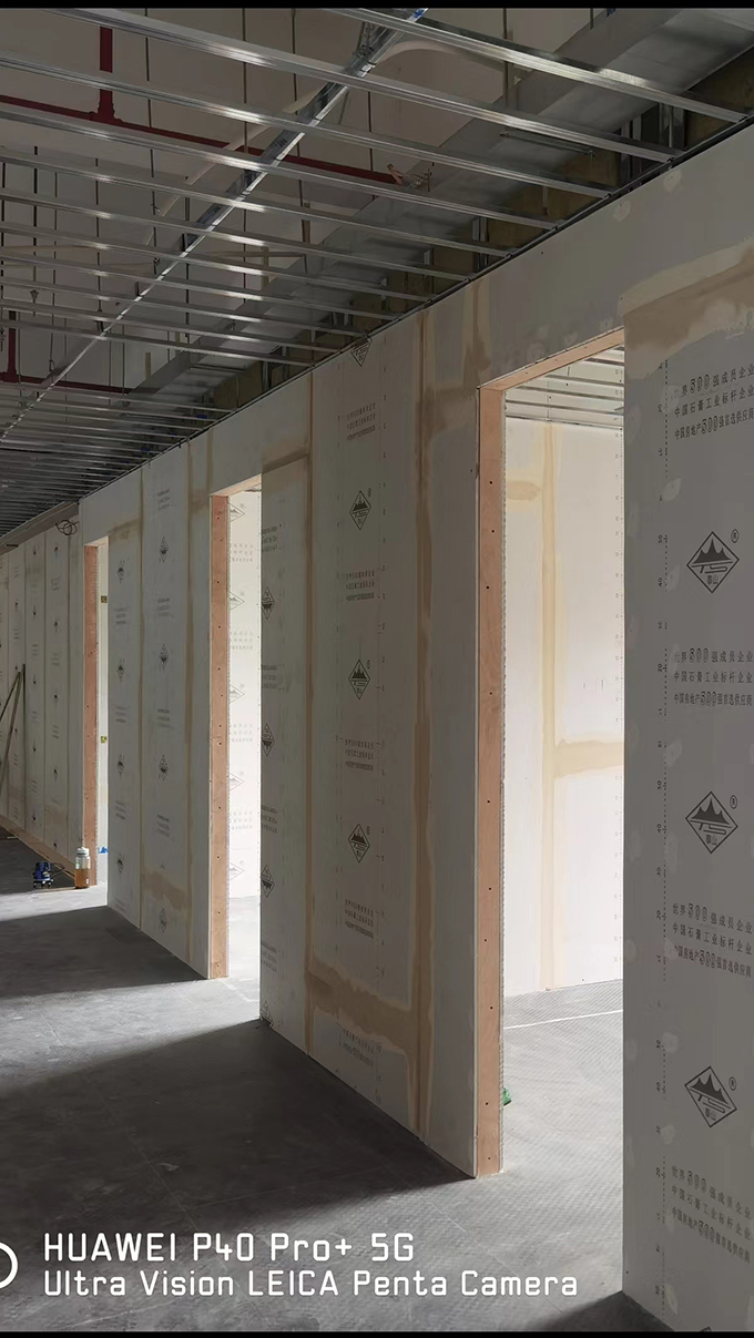 漕河涇華鑫天地辦公室裝修現(xiàn)場手機拍攝 漕河涇華鑫天地辦公室裝修現(xiàn)場手機拍攝