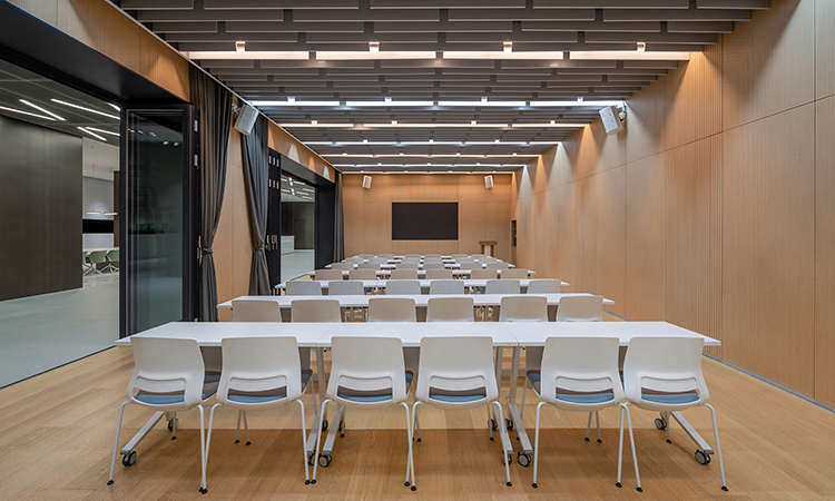 左右辦公室裝修工限的三大因素