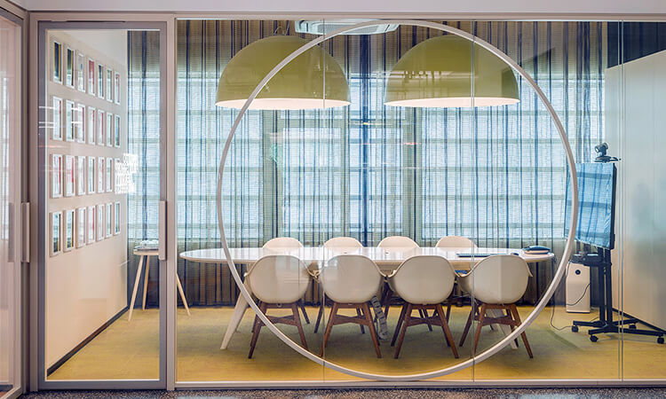 玻璃隔斷辦公會(huì)議室裝修效果圖 玻璃隔斷辦公會(huì)議室裝修效果圖
