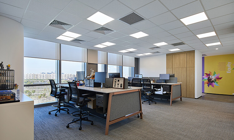 高層辦公室裝修通風隔熱設計效果